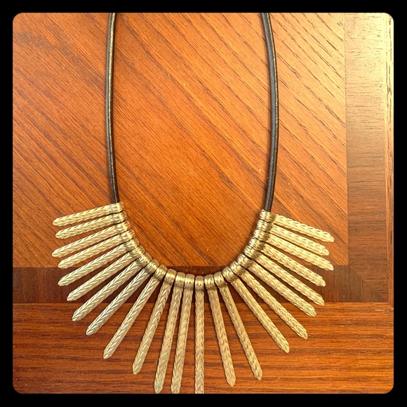 Gold Necklace - Picture 1 of 1